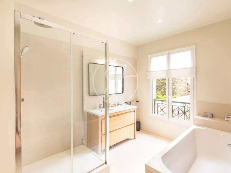 Maison Levallois-Perret - 6 chambres - 324m²