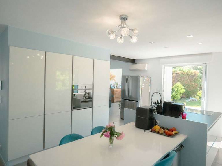 Maison Lézignan-la-Cèbe - 182m²