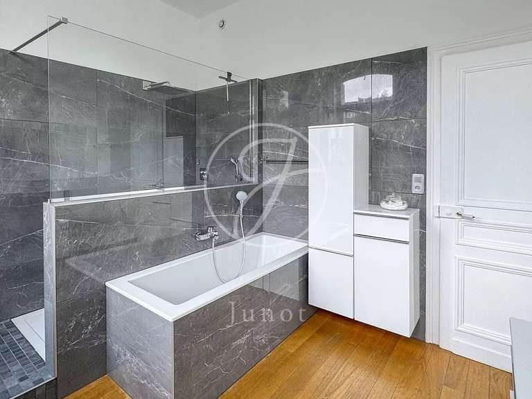 Maison Lille - 5 chambres - 231m²