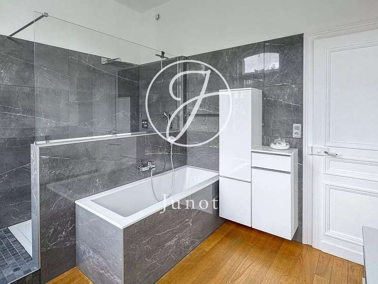 Maison Lille - 5 chambres - 231m²