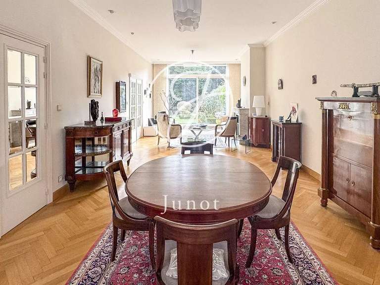 Maison Lille - 7 chambres - 2224m²
