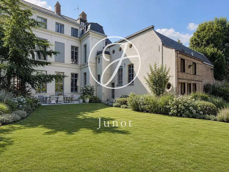 Maison Lille - 14 chambres - 829m²