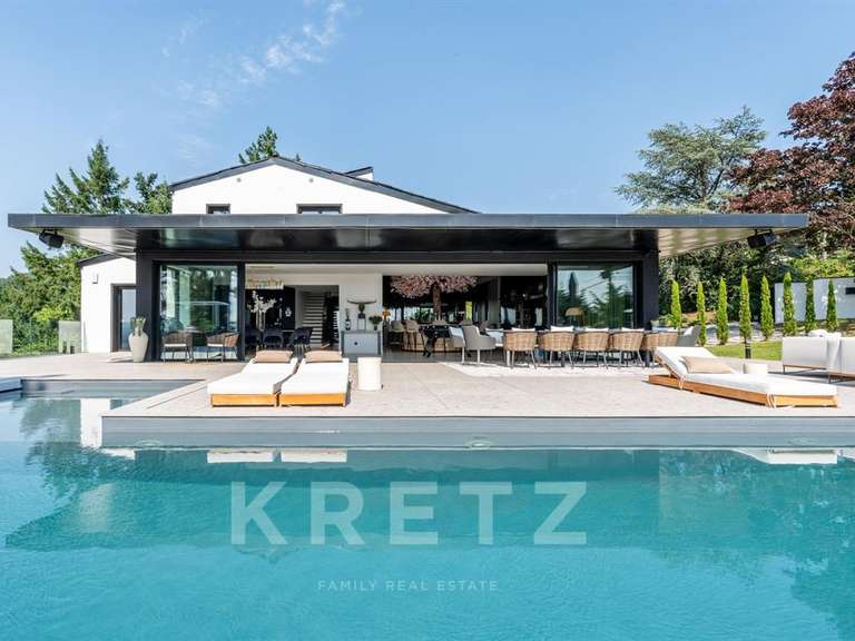 House Limonest - 6 bedrooms - 438m²