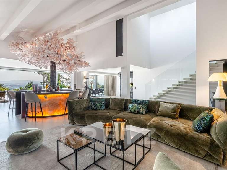 House Limonest - 6 bedrooms - 438m²