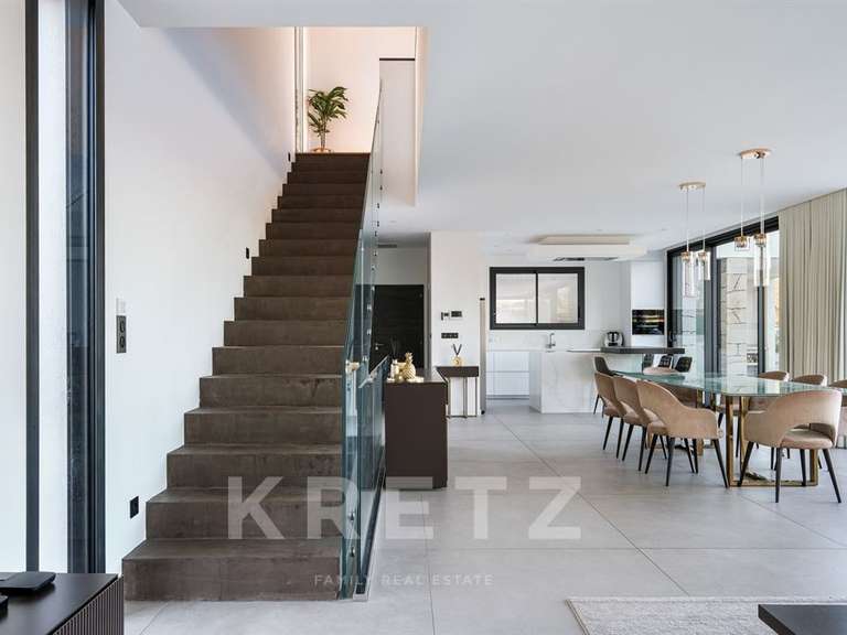 House Limonest - 4 bedrooms - 275m²