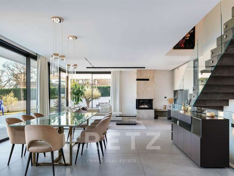 House Limonest - 4 bedrooms - 275m²