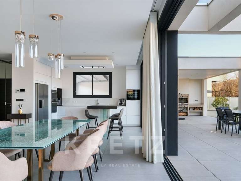 House Limonest - 4 bedrooms - 275m²