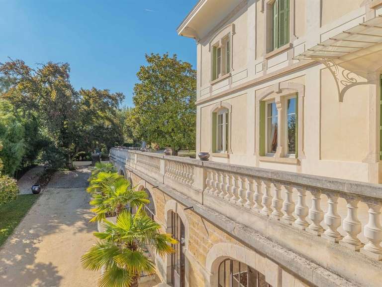 Maison Limonest - 8 chambres - 600m²