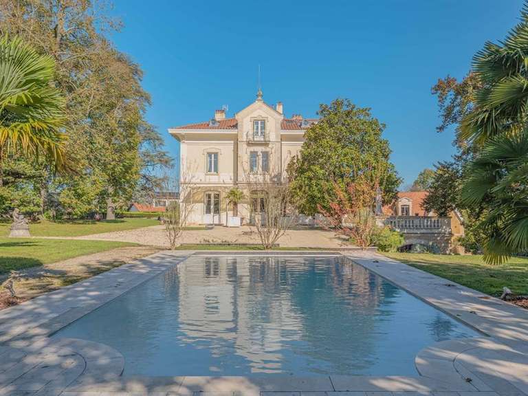 Maison Limonest - 8 chambres - 600m²