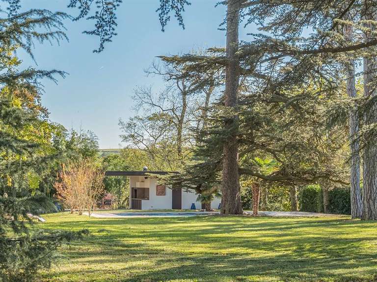 Maison Limonest - 8 chambres - 600m²