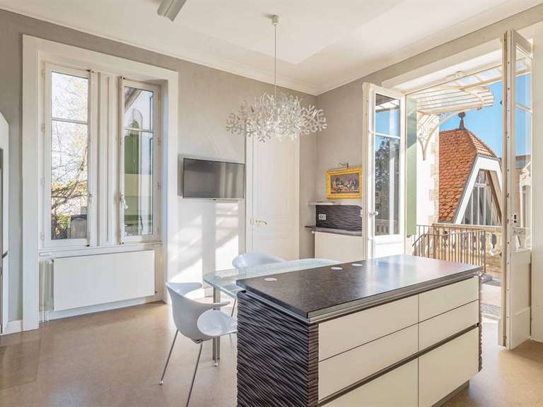 Maison Limonest - 8 chambres - 600m²