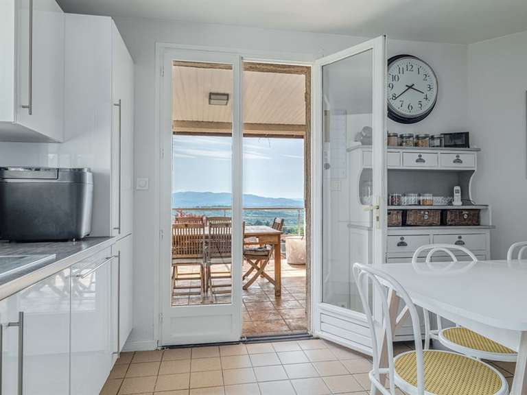 Maison Limonest - 6 chambres - 212m²