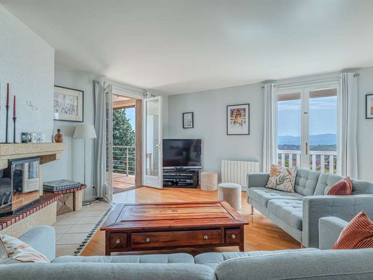 House Limonest - 6 bedrooms - 212m²