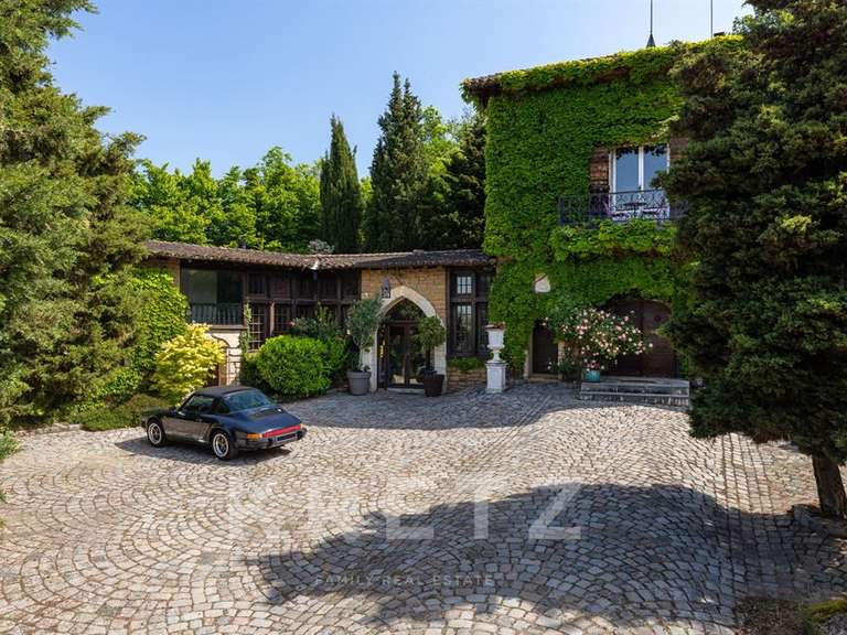 Maison Limonest - 5 chambres - 400m²