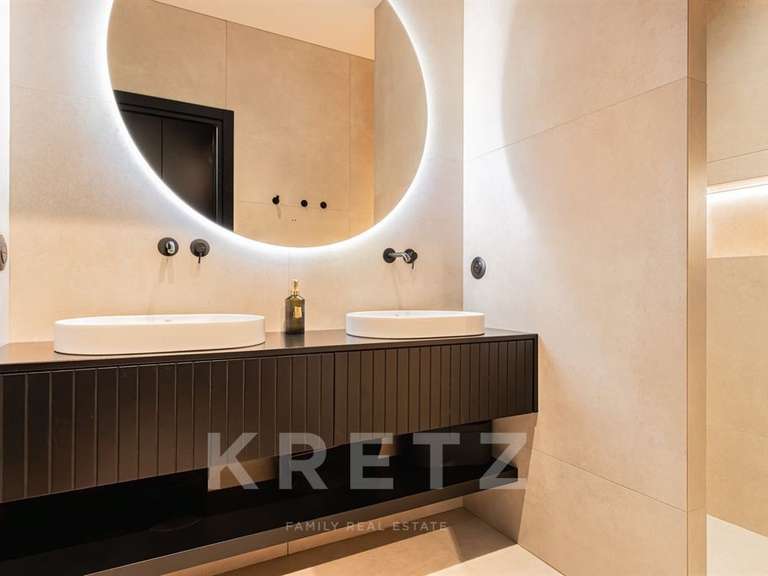 Maison Limonest - 5 chambres - 200m²