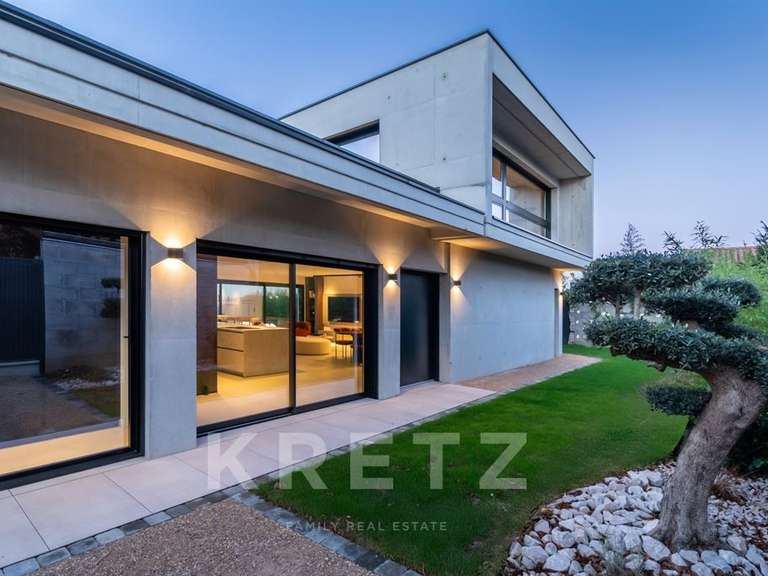 Maison Limonest - 5 chambres - 200m²
