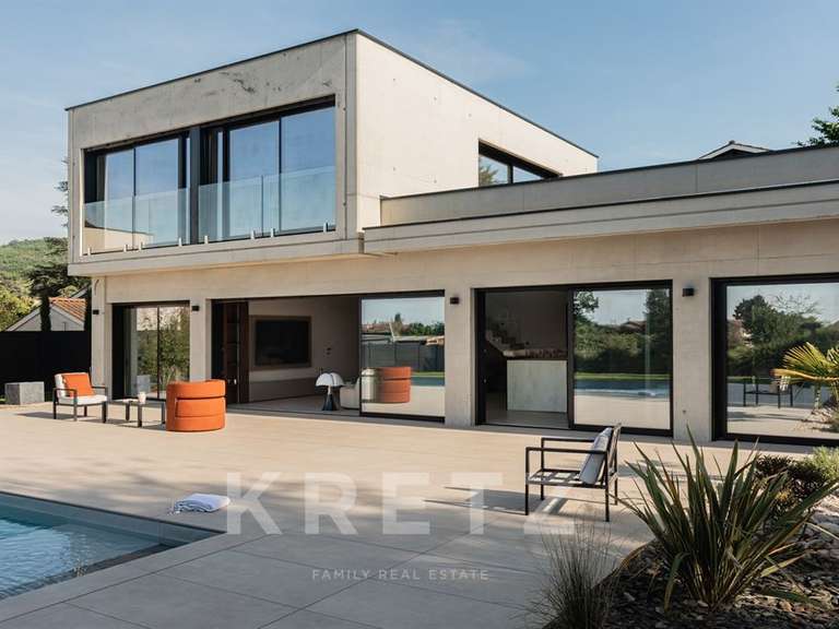 Maison Limonest - 5 chambres - 200m²