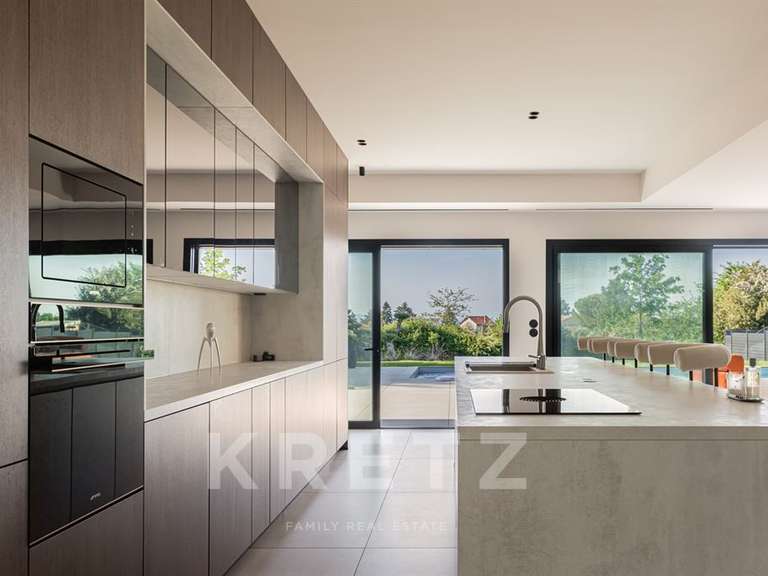 Maison Limonest - 5 chambres - 200m²