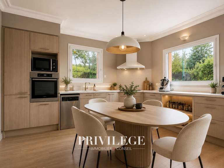 Maison Limonest - 5 chambres - 225m²