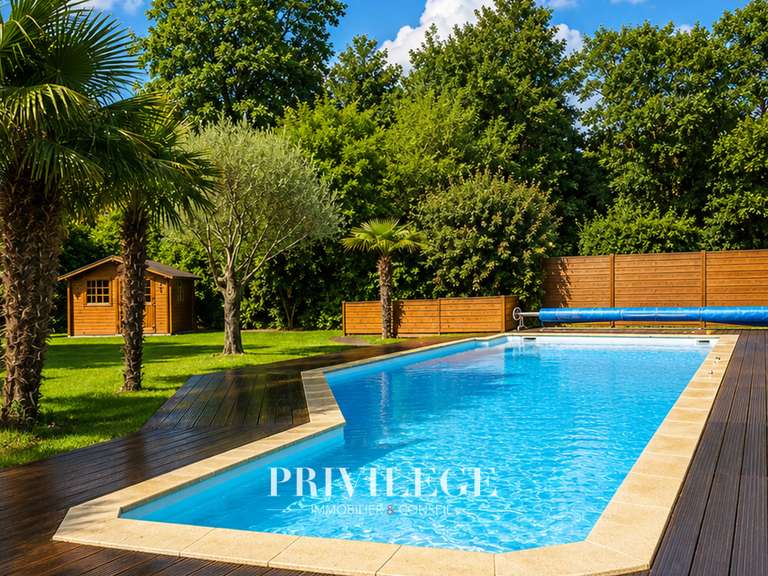 Maison Limonest - 5 chambres - 225m²