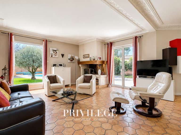 Maison Limonest - 5 chambres - 225m²