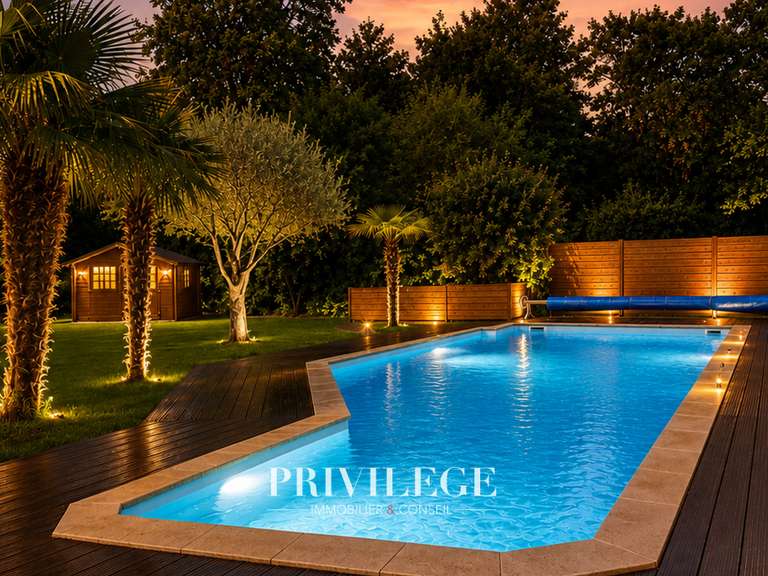 Maison Limonest - 5 chambres - 225m²