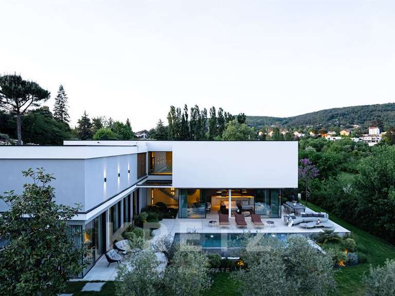 House Limonest - 5 bedrooms - 365m²