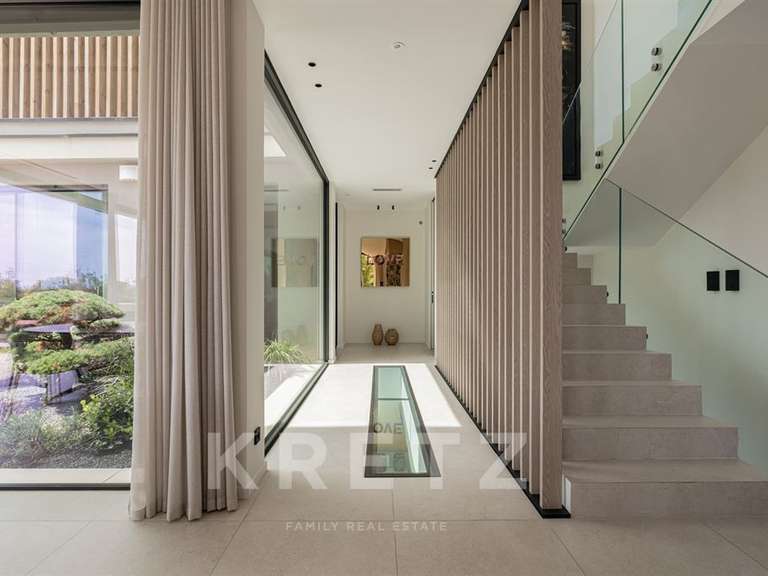 Maison Limonest - 5 chambres - 365m²