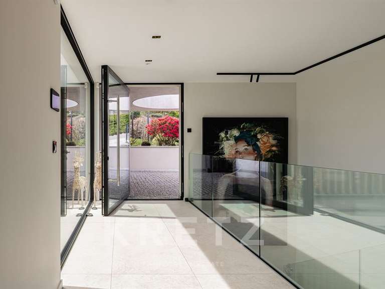House Limonest - 5 bedrooms - 365m²