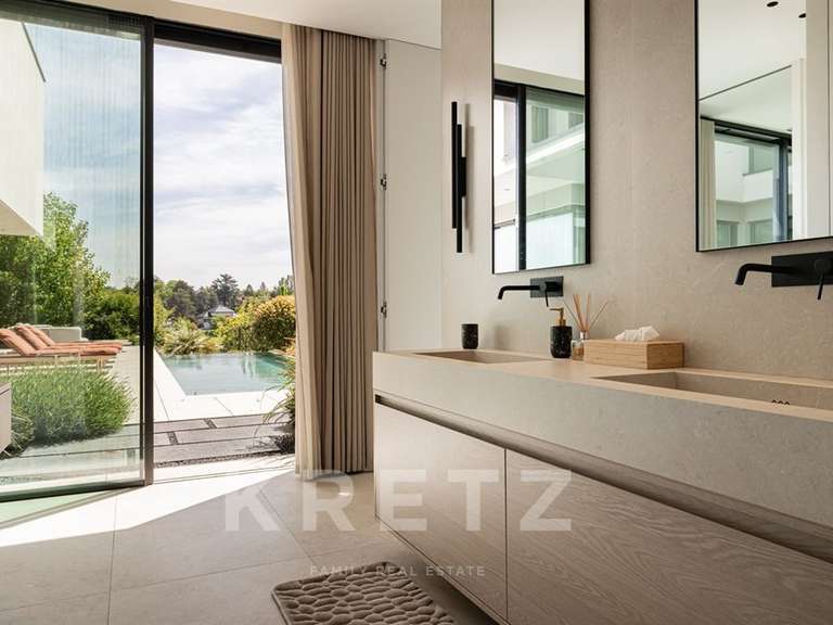Maison Limonest - 5 chambres - 365m²