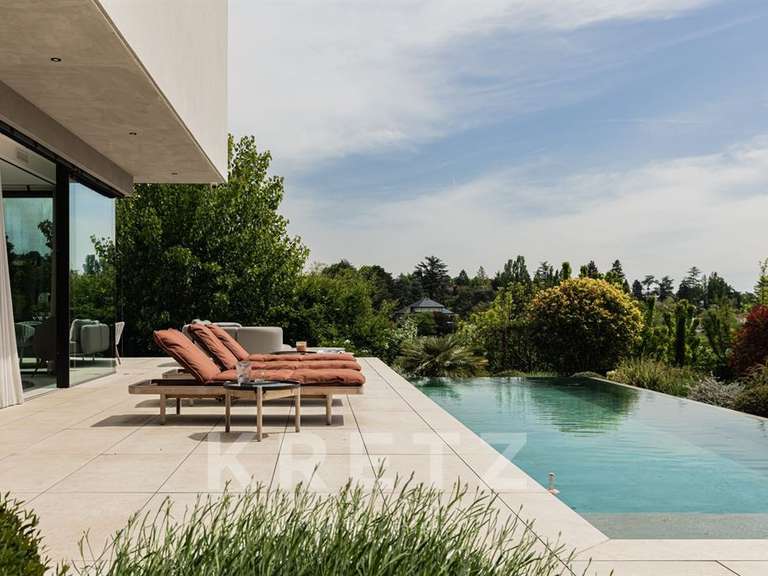 House Limonest - 5 bedrooms - 365m²
