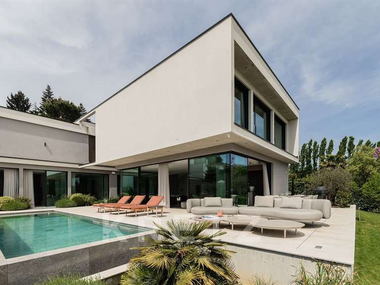 Maison Limonest - 5 chambres - 365m²