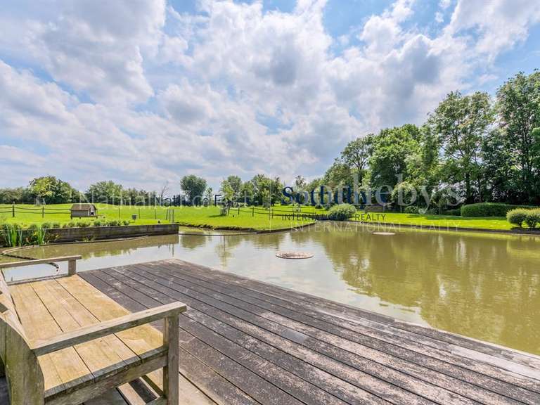 Maison Linselles - 691m²