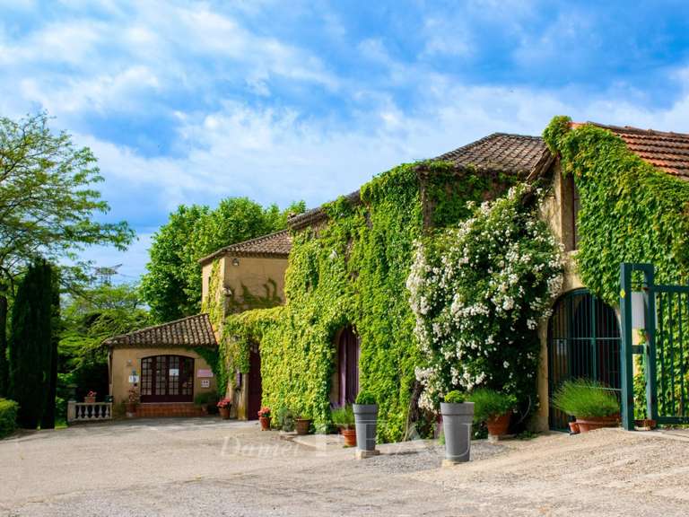 Domaine viticole Lirac - 10 chambres - 2766m²