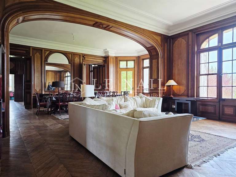 Château Livarot - 12 chambres - 700m²