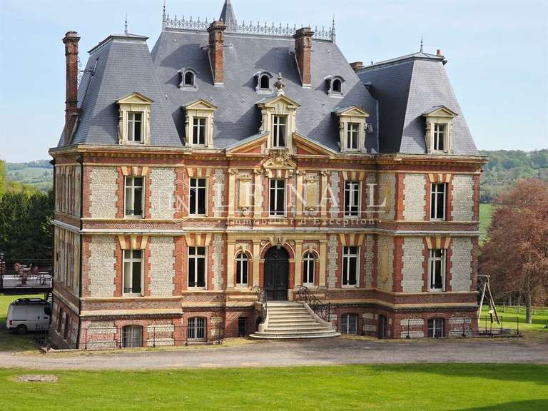 Château Livarot - 12 chambres - 700m²