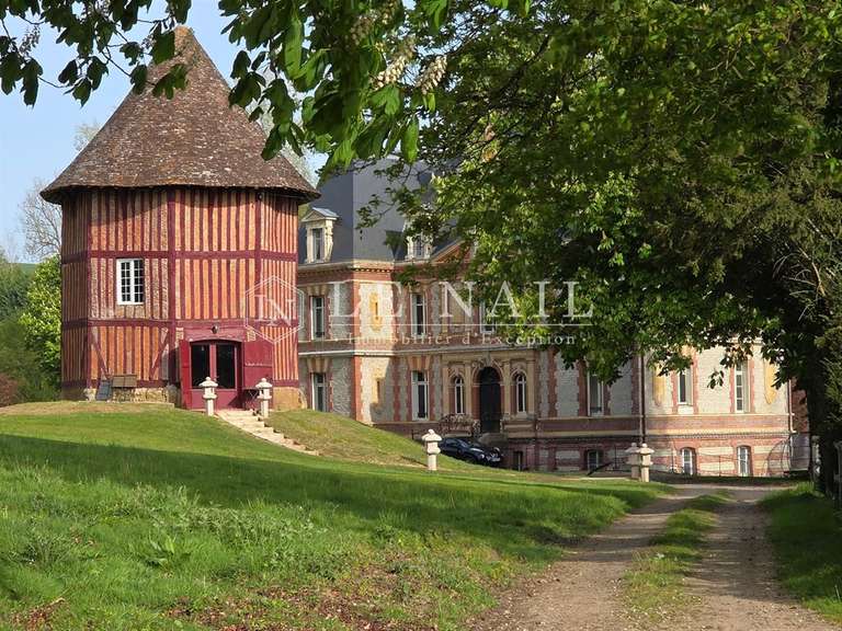 Château Livarot - 12 chambres - 700m²