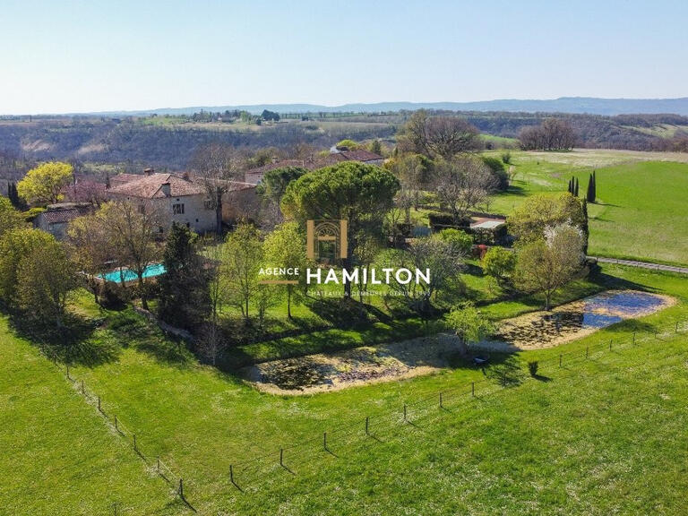 Maison Livers-Cazelles - 3 chambres - 285m²
