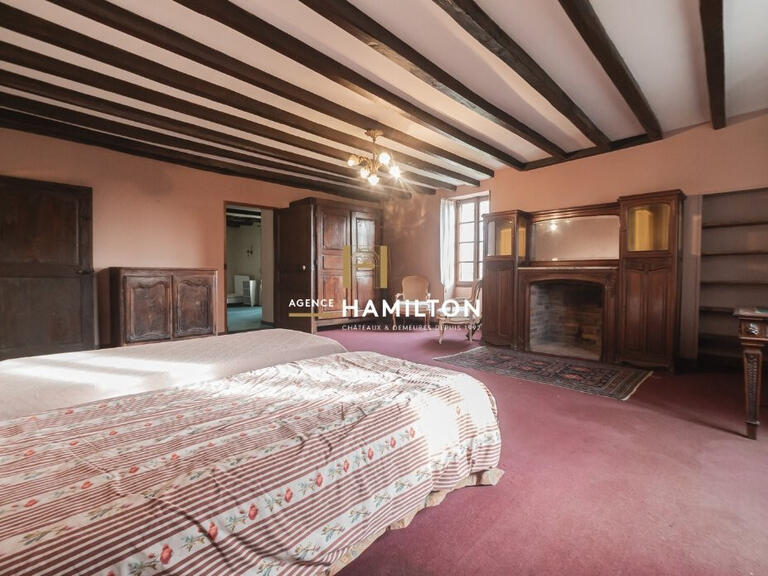 Maison Livers-Cazelles - 3 chambres - 285m²