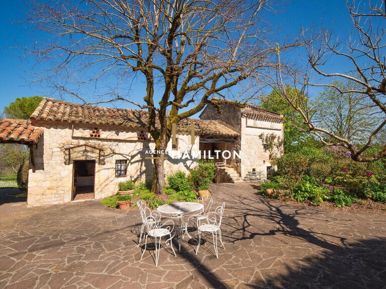 Maison Livers-Cazelles - 3 chambres - 285m²