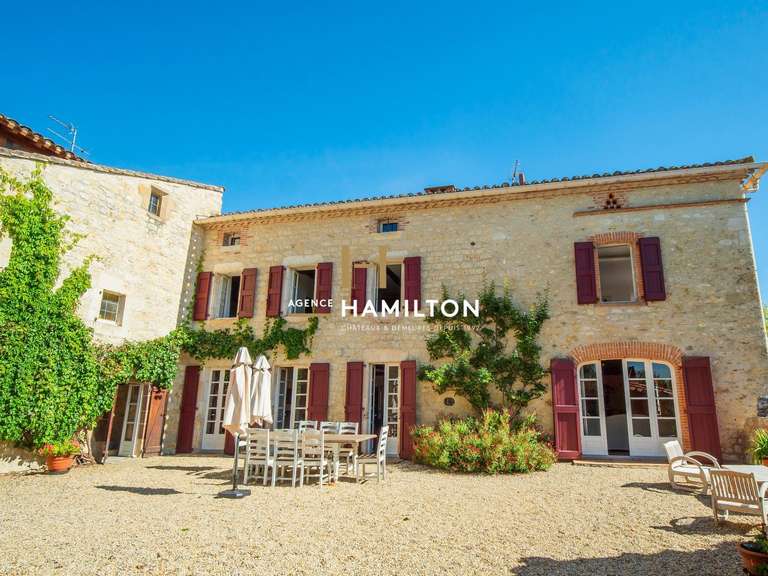 Maison Livers-Cazelles - 11 chambres - 506m²