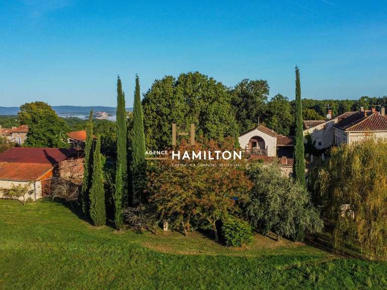 Maison Livers-Cazelles - 11 chambres - 506m²