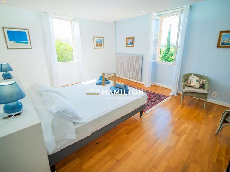 House Livers-Cazelles - 11 bedrooms - 506m²