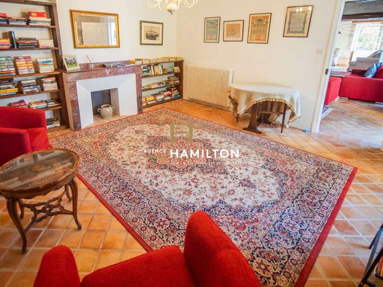 House Livers-Cazelles - 11 bedrooms - 506m²