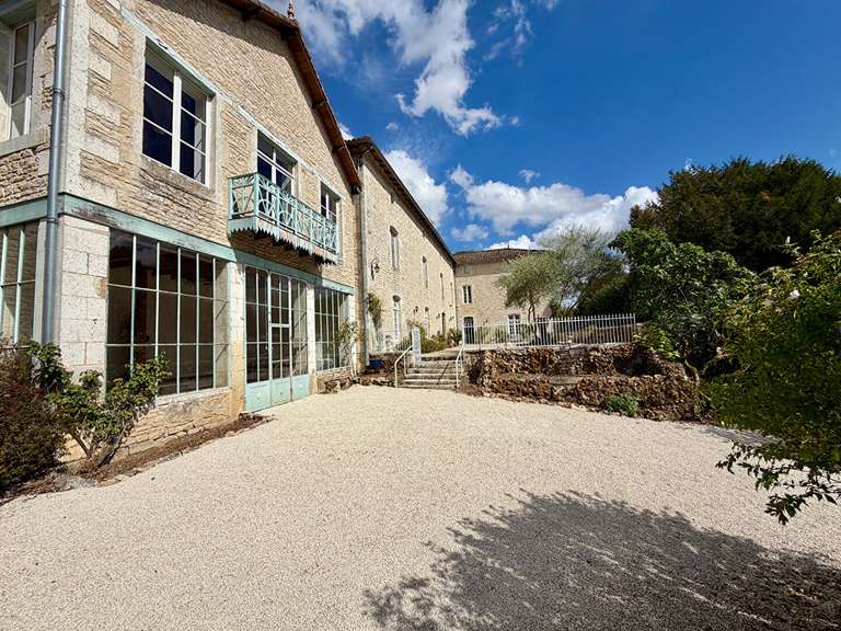 Maison Lizant - 8 chambres - 642m²