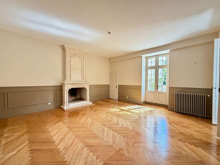 Maison Lizant - 8 chambres - 642m²