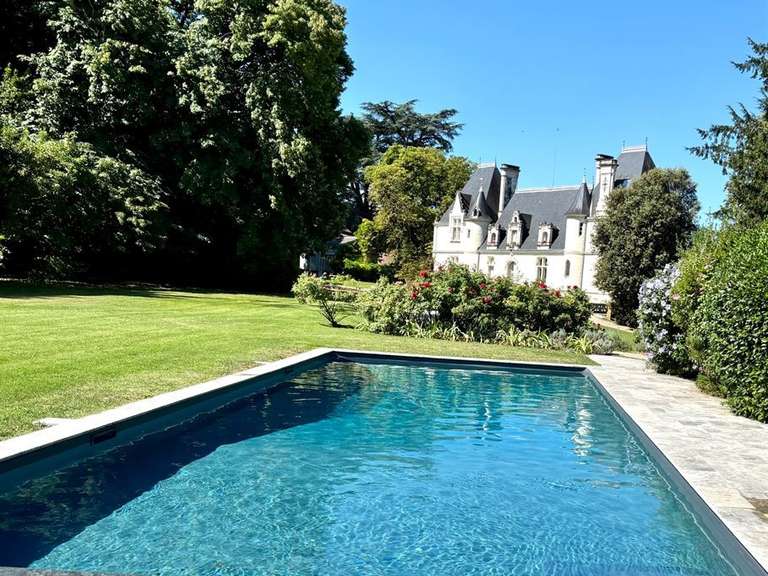 Castle Loches - 8 bedrooms - 494m²
