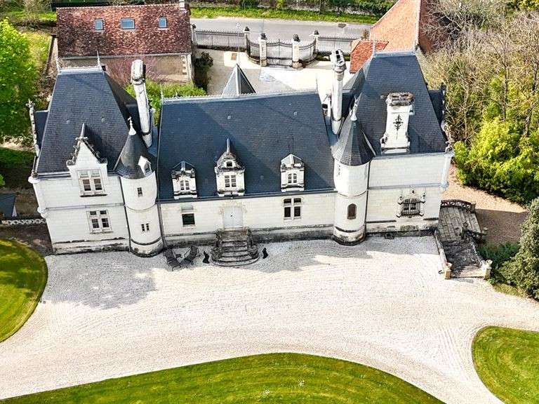 Château Loches - 8 chambres - 494m²