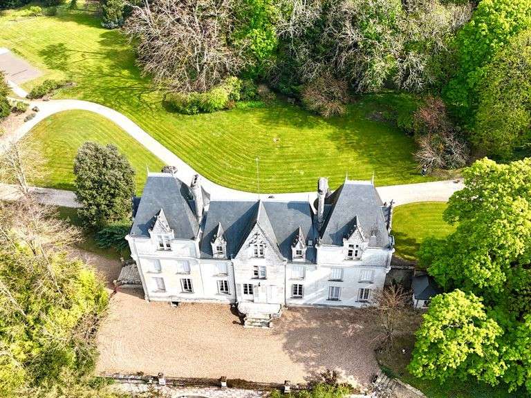Castle Loches - 8 bedrooms - 494m²