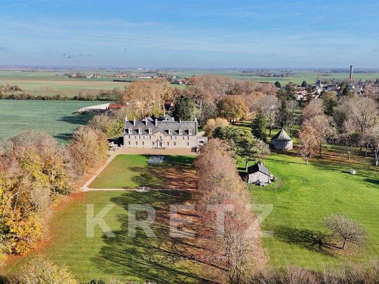 Château Loches - 20 chambres - 1430m²